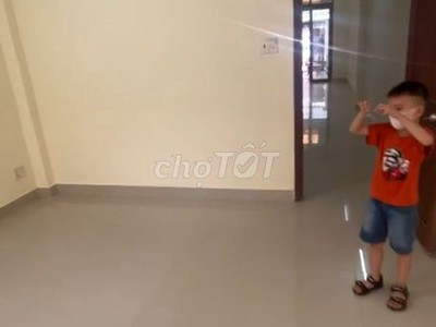 Cho thuê nhà nguyên căn   p. phước bình   rộng mát   có sân đậu ô tô 4