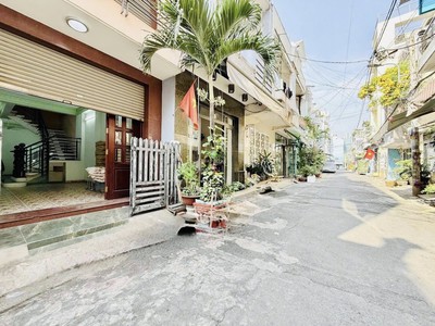 Nhà 4 tầng giáp đầm sen  đường 8m thông  75m  có sẵn ô thang máy chỉ 9.x 4