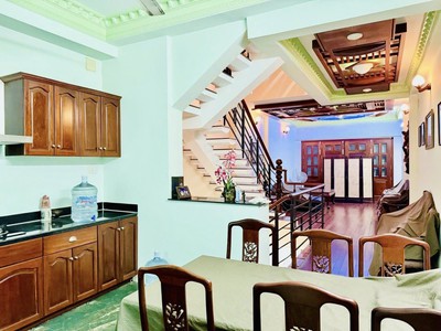 Nhà 4 tầng giáp đầm sen  đường 8m thông  75m  có sẵn ô thang máy chỉ 9.x 0