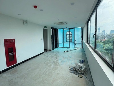 Bán toà nhà mặt phố đê la thành   98m x9t, mt5,2m  dòng tiền 180 tr/th 2