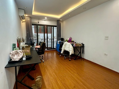 Cho thuê nhà nguyên căn 5 tầng 35m2/sàn mới đẹp trên phố Hồ Tùng Mậu, HN 1