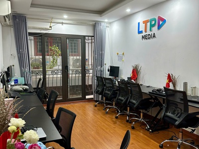 Cho thuê nhà nguyên căn 5 tầng 35m2/sàn mới đẹp trên phố Hồ Tùng Mậu, HN 2