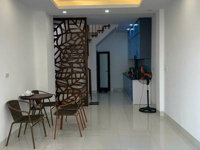 Cho thuê nhà nguyên căn 5 tầng 35m2/sàn mới đẹp trên phố Hồ Tùng Mậu, HN 3