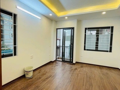 Cho thuê nhà trương định 5 tầng x 45m2, 4 ngủ, 4 vệ sinh, 18 triệu 2