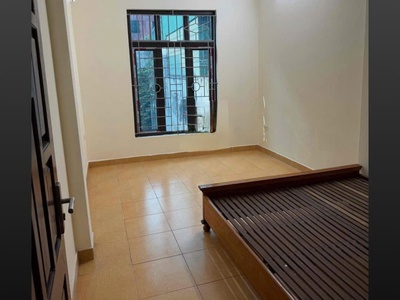 Cho thuê nhà làm chdv ngõ lĩnh nam, 35m x 4 tầng, 5pn, 4 wc, giá 10 triệu vào ngay 0