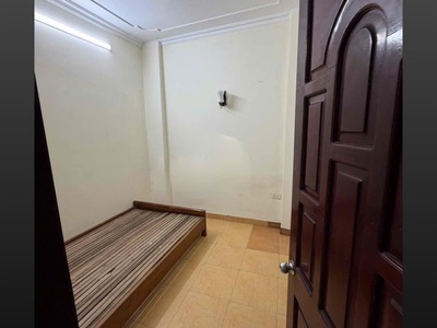 Cho thuê nhà làm chdv ngõ lĩnh nam, 35m x 4 tầng, 5pn, 4 wc, giá 10 triệu vào ngay 2