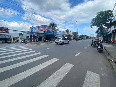 Bán đất mặt tiền cầu bè gần 23/10 nha trang, dt 118m2 ngang 5.3m, kinh doanh tốt, giá 5.9 tỷ 1