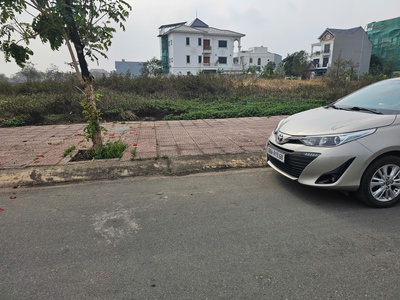 Bán biệt thư siêu vip kđt nam vĩnh yên, 348m2, đường 21m view siêu thị go giá chỉ 27.5 tr/m2 0