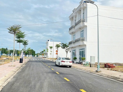 Bán nhanh lô đất đối diện quãng trường trung tâm tại KĐT Alana City chỉ 1,4 tỷ - Suất ưu đãi có hạn 2