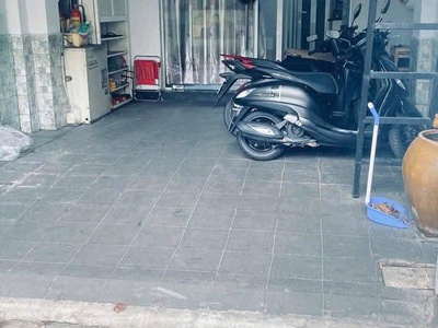 Bán nhà hxh 5m lê văn sỹ - gần huỳnh văn bánh, 4,5x16m, 3 tầng - 5 pn, chỉ 9,4 tỷ. 0