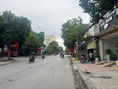 Đất mặt đường trung lực - 100m - ngang 5 - đối diện trường học - hướng đông 1