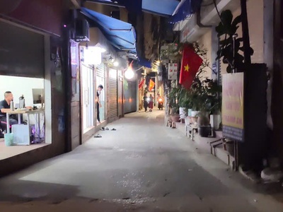  đường láng   76m    mt 7m   17 tỷ. ngõ nông   vài bước ra metro   quá đẹp xây ccmn 1