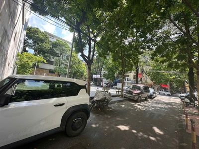  nhà khuất duy tiến   50m    mặt tiền 4.8m   khu phân lô   ở rất sướng. 0