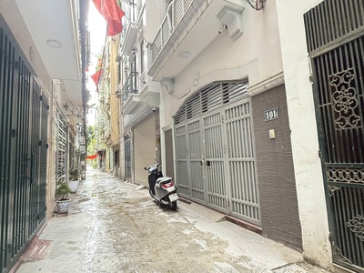  nhà khuất duy tiến   50m    mặt tiền 4.8m   khu phân lô   ở rất sướng. 2