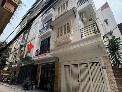 Bán nhà 6 tầng thang máy, phố tây sơn, đống đa, ô tô đỗ cửa, 44m, mặt tiền 5m, 14.8 tỷ 0