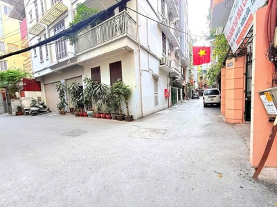 Bán nhà hoàng cầu, đống đa, dân xây, ô tô đỗ cửa, gần phố, 33m, 5 tầng, mt 4m, 12 tỷ 0