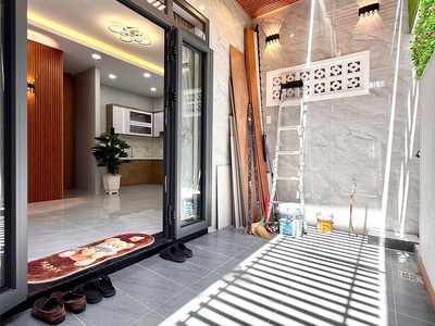 Bán nhà 2 tầng tặng full nội thất quận 12 - giáp gò vấp - sát cv pm quang trung -  ngang 5.8m - 0