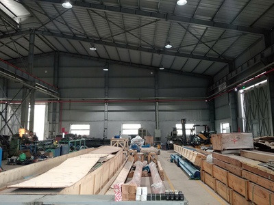 Cho thuê kho xưởng Tại Đường Mê Linh. Xã Quang Minh. Có sẵn cẩu trục 2