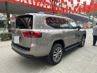 Toyota Land Cruiser LC300 2023 Đăng ký cuối 2023 Chủ tư nhân mua từ mới. 3