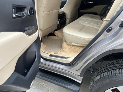 Toyota Land Cruiser LC300 2023 Đăng ký cuối 2023 Chủ tư nhân mua từ mới. 4