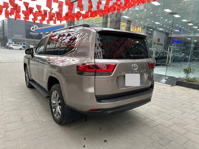 Toyota Land Cruiser LC300 2023 Đăng ký cuối 2023 Chủ tư nhân mua từ mới. 6