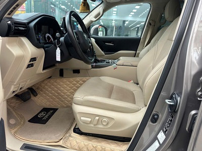 Toyota Land Cruiser LC300 2023 Đăng ký cuối 2023 Chủ tư nhân mua từ mới. 11