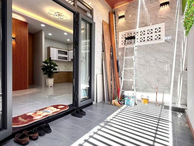 Ở đây có 1 căn nhà đẹp và rất ấm áp cho gia đình ở thoải mái 1