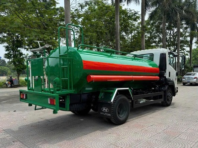 Cần bán xe tưới nước rửa đường howo 1