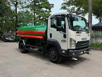 Cần bán xe tưới nước rửa đường howo 3