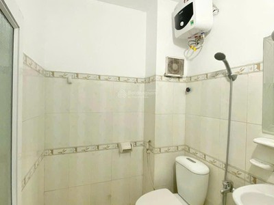 Chính chủ cho thuê phòng khép kín   ngõ 13 lĩnh nam, ngay đầu mai động   vào ở ngay 1