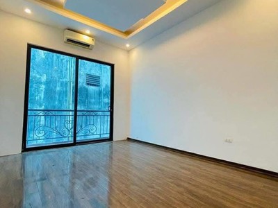 Bán nhà phố trích sài 30m2 6tầng mặt tiền 3.8m 7.9 tỷ gần hồ tây 3