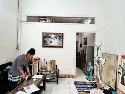 Chủ gấp bán định cư nước ngoài- nhà 2 tầng tô hiệu 0