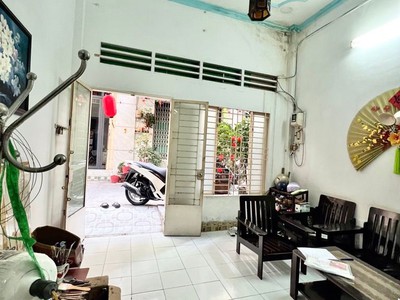 Chủ gấp bán định cư nước ngoài- nhà 2 tầng tô hiệu 1