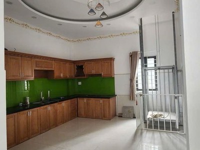 Khu nhà lầu cao cấp   đường 12m có vỉa hè   sát kênh tham lương   50m    5 tầng - 6pn   nhỉnh 6 tỷ 2