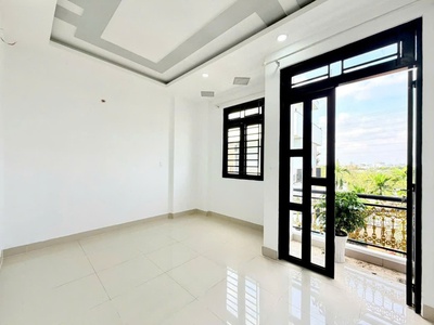 Nhà sang trọng 1 trệt 3 lầu khu nhà cao tầng trần quang cơ q12 4