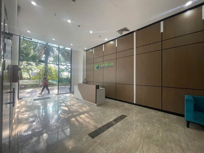 Cho thuê văn phòng trần cao 5m   mặt đường lê văn lương kéo dài   giá rẻ 2