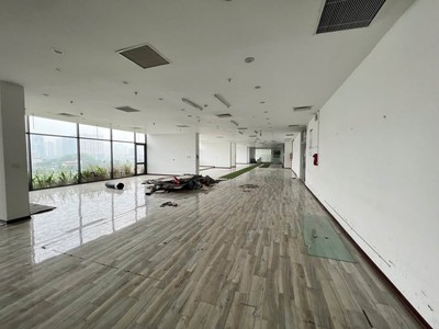 Cho thuê văn phòng trần cao 5m   mặt đường lê văn lương kéo dài   giá rẻ 1