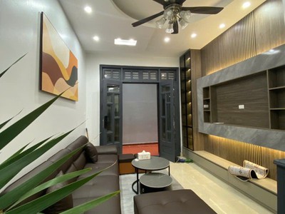 Căn hiếm khu vực bồ đề   5 pn x 40m    5 tầng. 2