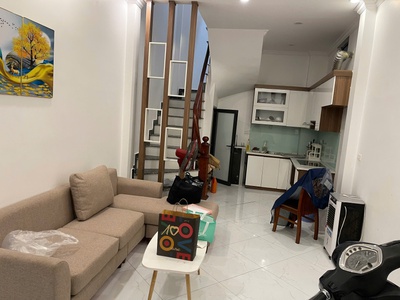 Cc cần cho thuê nhà nguyên căn ngõ 96 đại  từ, 35m2 x 5 tầng, 3 ngủ khép kín, 12 triệu/th 0