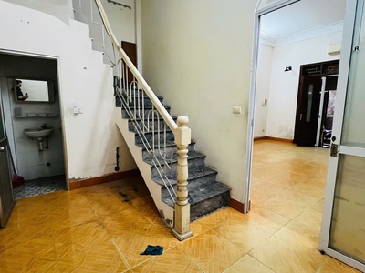 Cc cho thuê nhà nguyên căn ngõ 225 nguyễn đức cảnh, 50m x 4 tầng 3pn, 11 triệu/th 2