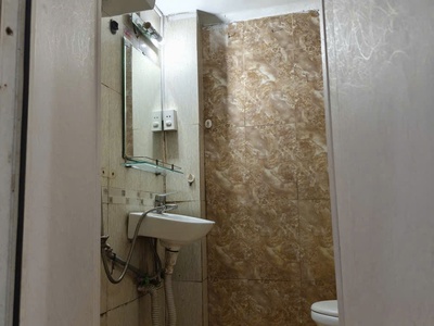 Cc cần cho thuê nhà ngõ nguyễn tư giản- 35m2  3 tầng 2pn 2vs  giá 7,5 triệu/th 4