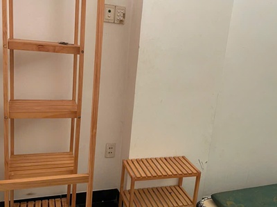 Cho thuê phòng 54 bùi đình tuý, p.12, 10m2, wc riêng, có giường, nệm, 2tr 3
