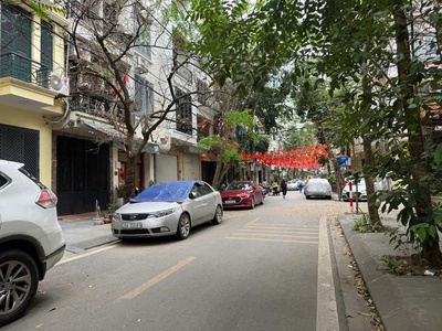 Bán nhà đầm trấu 47m2. 5 tầng. mặt tiền 6m. giá 20 tỷ hai bà trưng hà nội 0