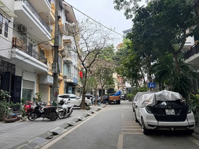 Bán nhà đầm trấu 47m2. 5 tầng. mặt tiền 6m. giá 20 tỷ hai bà trưng hà nội 1