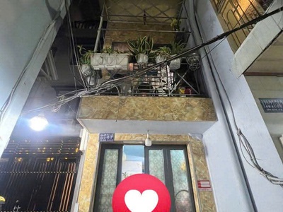 Nhà nhỏ xinh xinh - chỉ1tỷ8xx nhỏ xíu  .sổ hồng riêng tại trung tâm q4 0