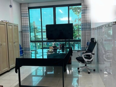 Cho thuê nhà nguyên căn 4 tầng   sân thượng, vị trí đẹp gần hoàng diệu 2   vincom thủ đức 0