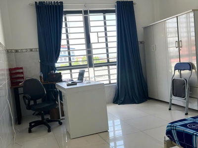 Cho thuê nhà nguyên căn 4 tầng   sân thượng, vị trí đẹp gần hoàng diệu 2   vincom thủ đức 1