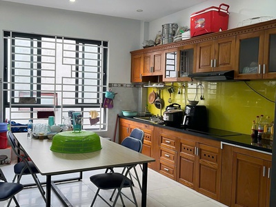 Cho thuê nhà nguyên căn 4 tầng   sân thượng, vị trí đẹp gần hoàng diệu 2   vincom thủ đức 4