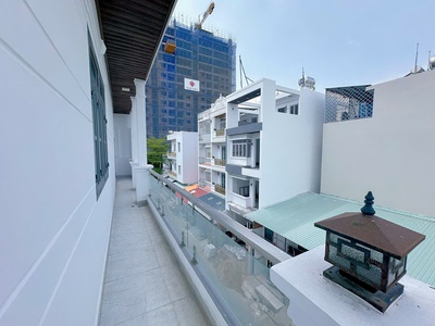 Trung tâm nhà bè  .lê văn lương - lô góc nhà 4 tầng- ngang lớn - nhà kiên cố 3