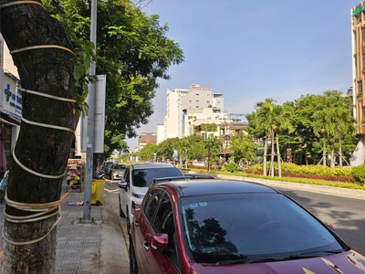 Cần bán đất đường hồ xuân hương, dt 265m2 ngang 10m gần biển mỹ khê 2